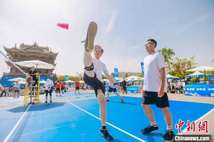 成都村毽公开赛燃情开赛 哪吒热潮引爆毽球运动