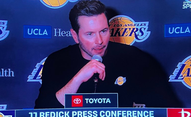 湖人客场力克火箭 里夫斯防守获雷迪克盛赞