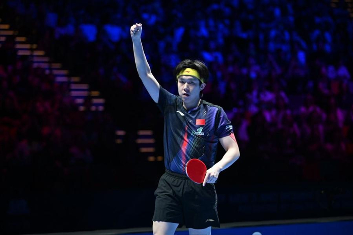 王楚钦绝境逆转晋级四强 与雨果上演复仇之战