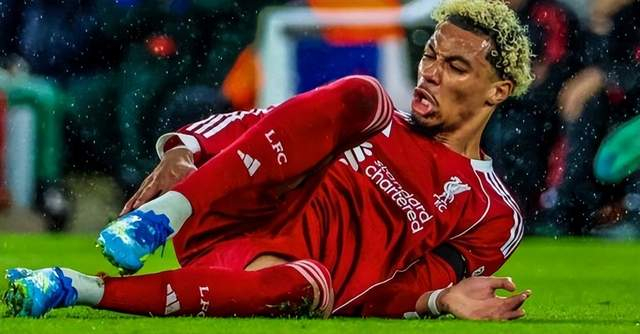 埃基蒂克伤退引转会风波，利物浦或引进莱万补