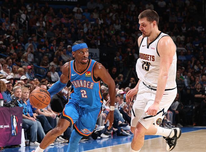 雷霆力克掘金登顶西部榜首 爵士爆冷掀翻勇士快