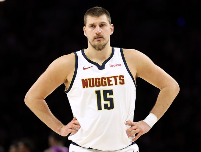 雷霆力克掘金登顶西部榜首 爵士爆冷掀翻勇士快