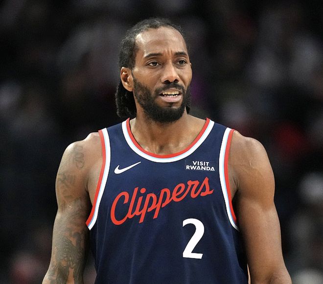 雷霆力克掘金登顶西部榜首 爵士爆冷掀翻勇士快