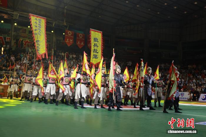 首届广西县BA联赛东兰开战 体育旅游融合助推乡